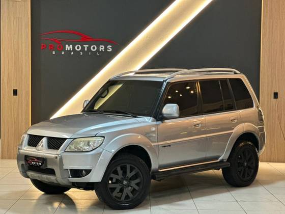 MITSUBISHI PAJERO TR4 2.0 4X4 16V 140CV FLEX 4P AUTOMÁTICO MITSUBISHI PAJERO TR4 2.0 4X4 16V 140CV FLEX 4P AUTOMÁTICO